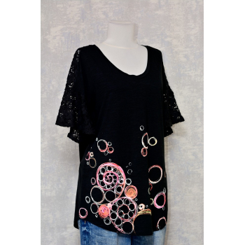 Tricou negru cu pictură abstractă