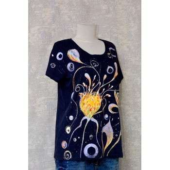 Tricou bleumarin cu pictură florală, unicat